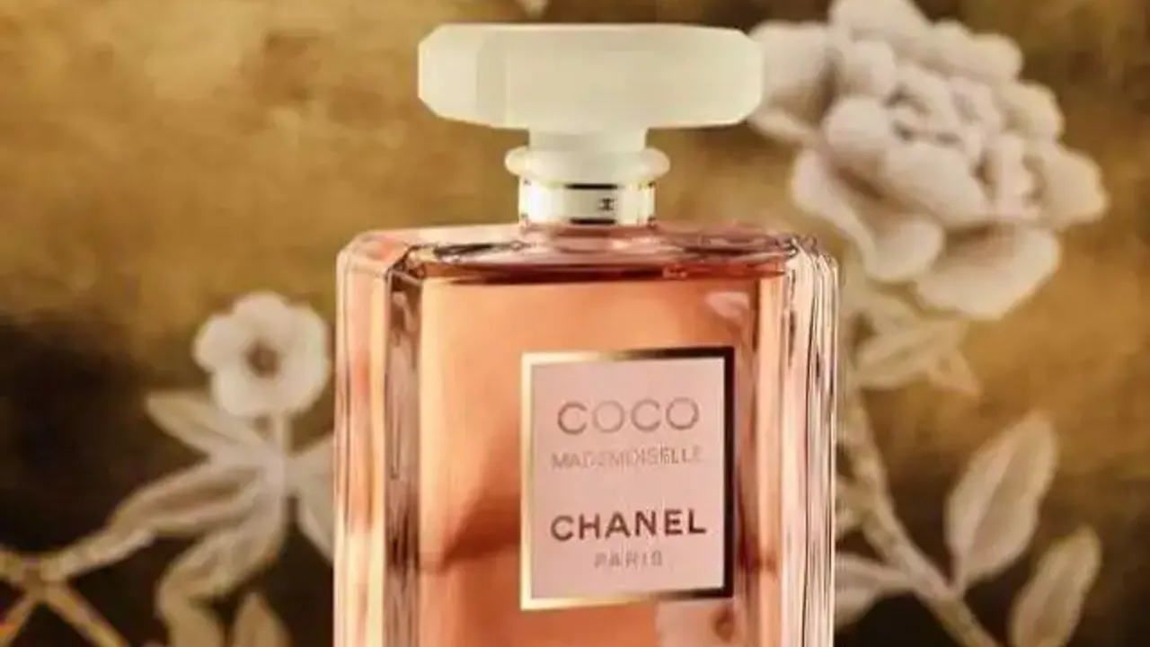 Коко дух. Шанель мадмуазель Парфюм. Coco Mademoiselle Chanel. Coco Mademoiselle Chanel Paris. Chanel Mademoiselle.