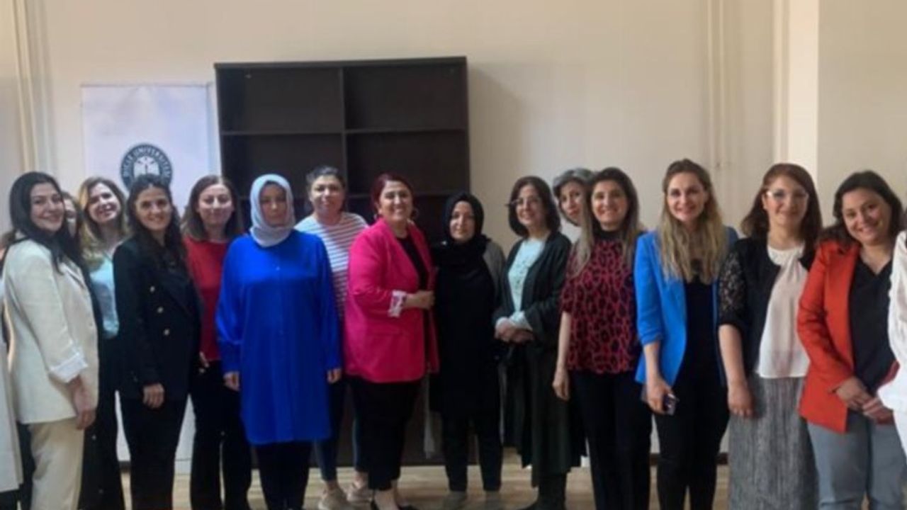Diyarbakır'da kadın akademisyenler buluştu