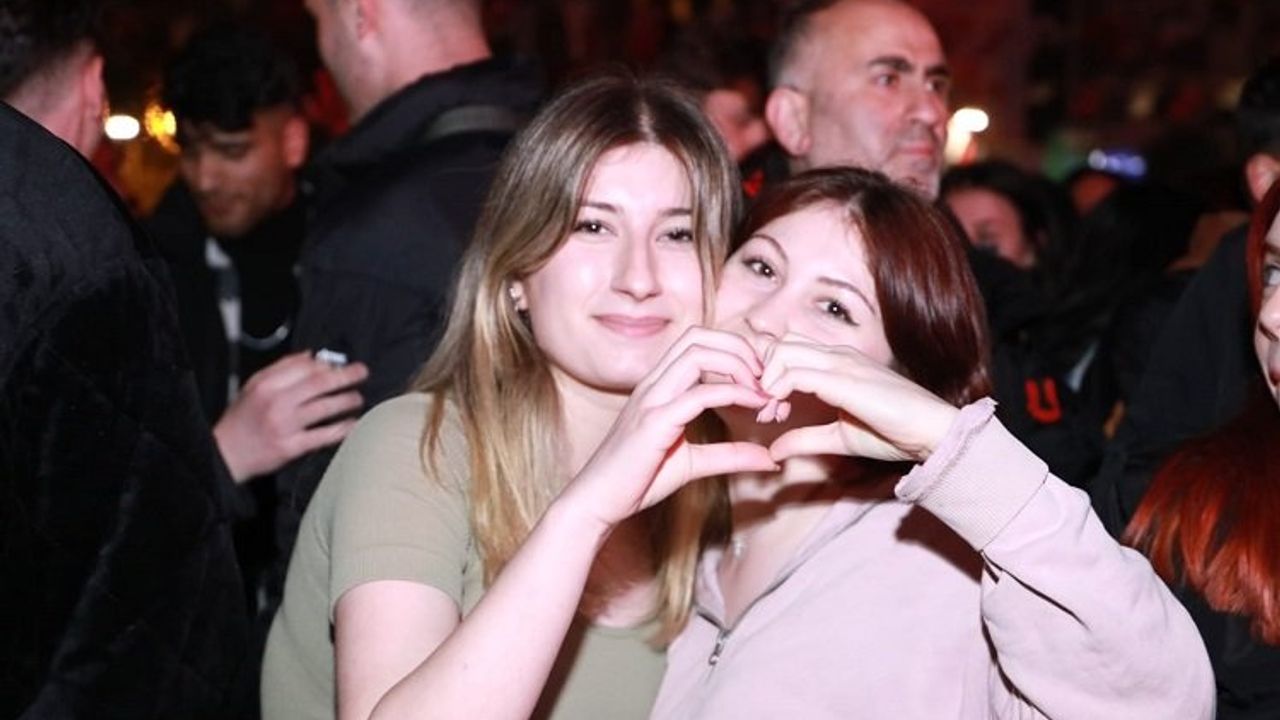 Gençler İzmit Belediyesi'nin bahar konserinde coştu