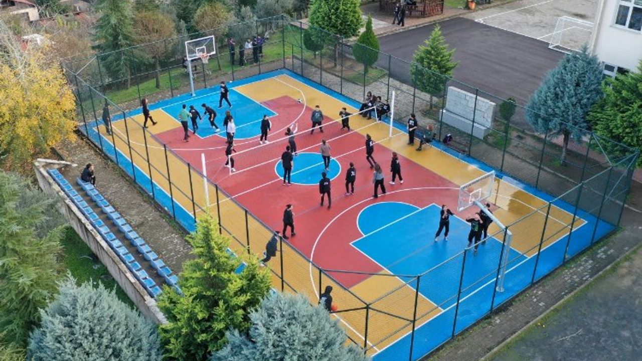 Kocaeli'de 120 okul daha spor sahasına kavuşacak