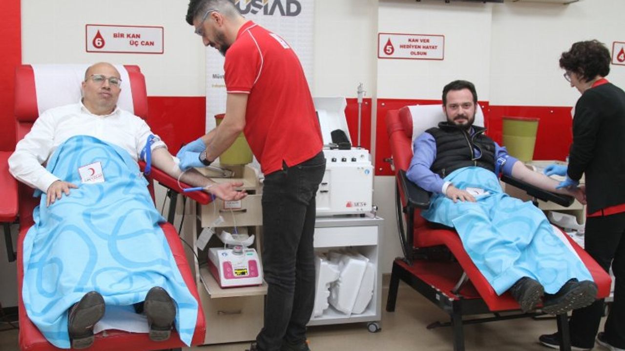 MÜSİAD İzmir'de kan bağışı