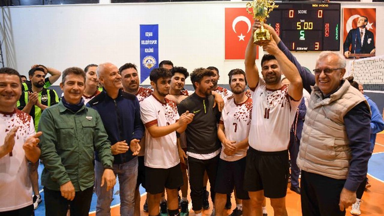 Trakya Cup Voleybol'da şampiyon Malkaraspor