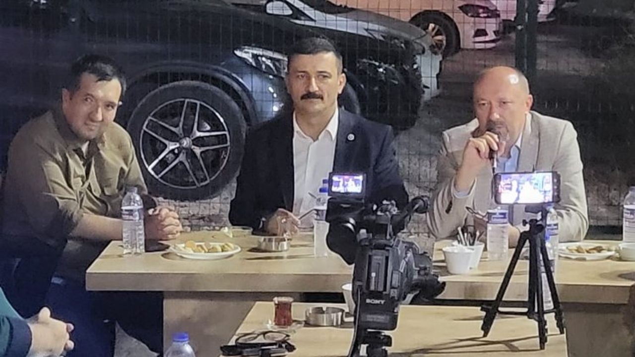 Bursa'da İYİ Partililer 'Dost Meclisi'nde konuştu
