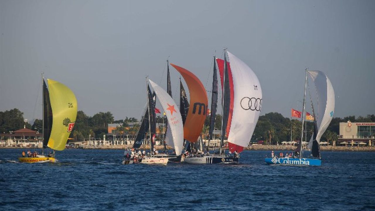 Olympos Regatta için start verildi... 26 tekne İstanbul'dan Mudanya'ya yelken açtı