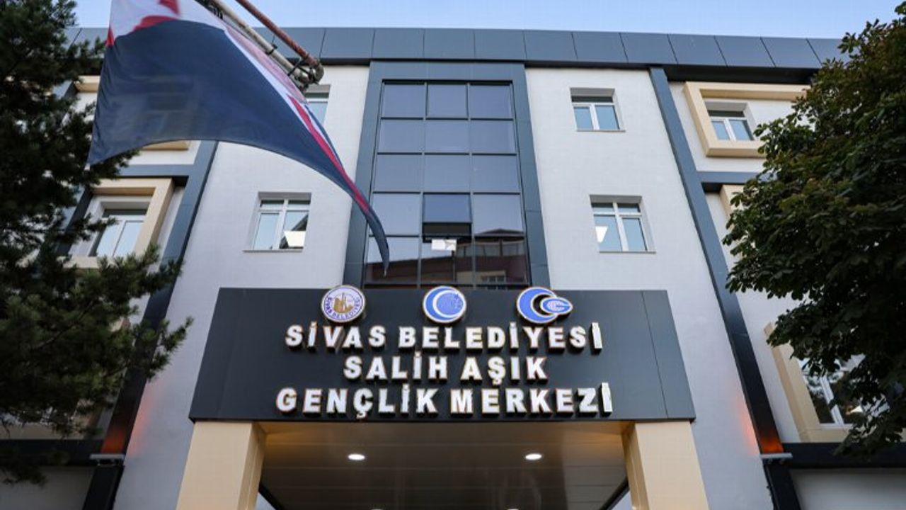 Sivas'ta Salih Âşık Gençlik Merkezi hizmete açıldı