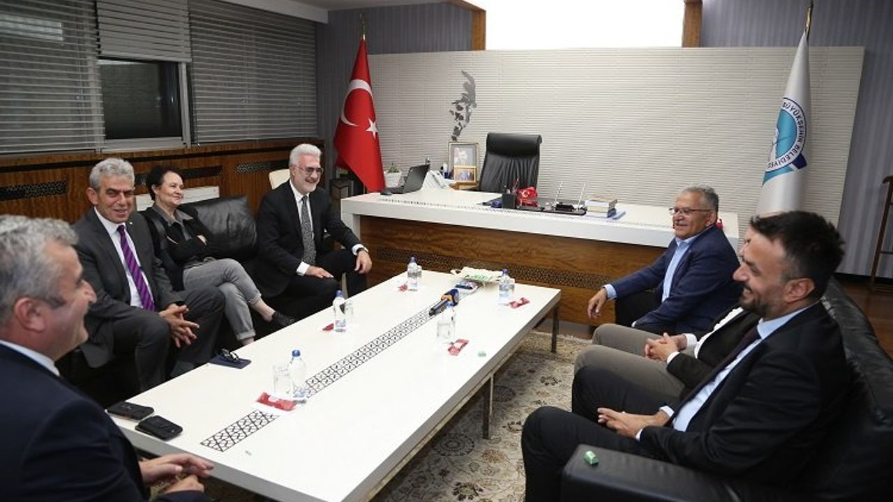 Tamer Karadağlı'dan Başkan Büyükkılıç'a ziyaret