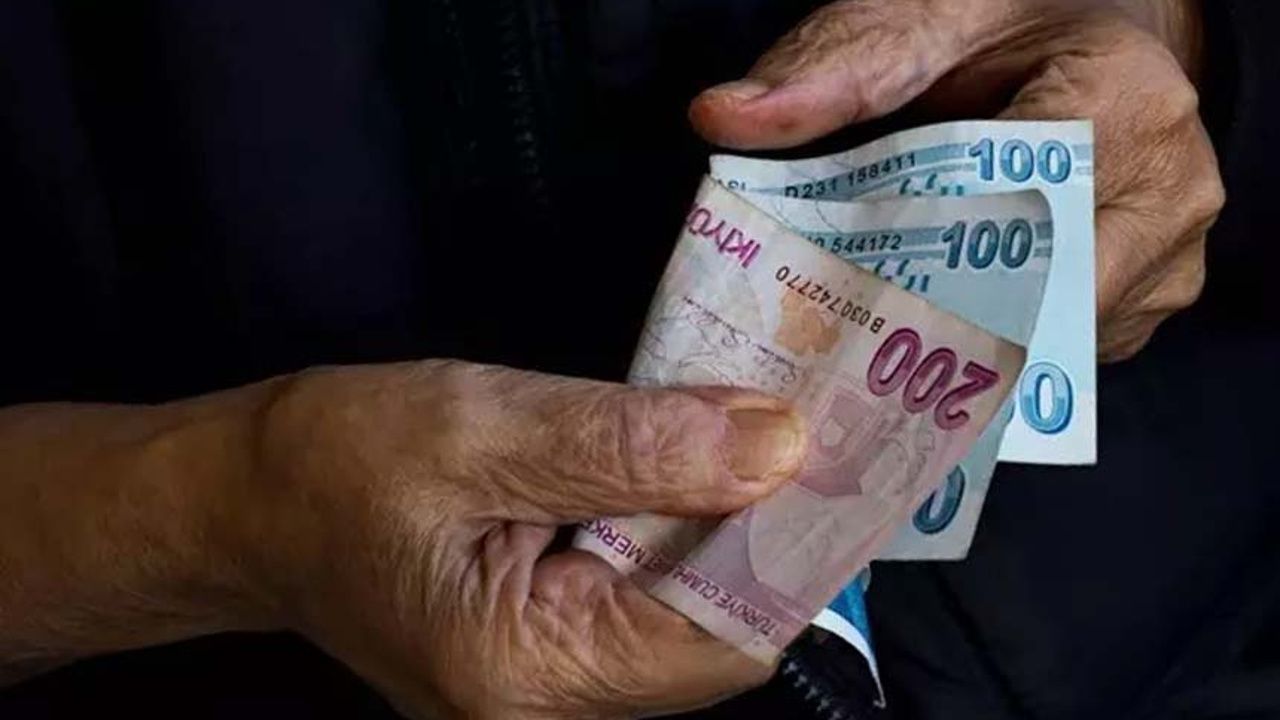 DİSK'ten en düşük emekli maaşı ve kademeli emeklilik açıklaması