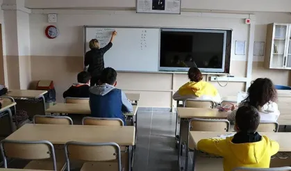 MEB'den yeni düzenleme: Devamsızlık nedeniyle sınıfta kalana yeni hak