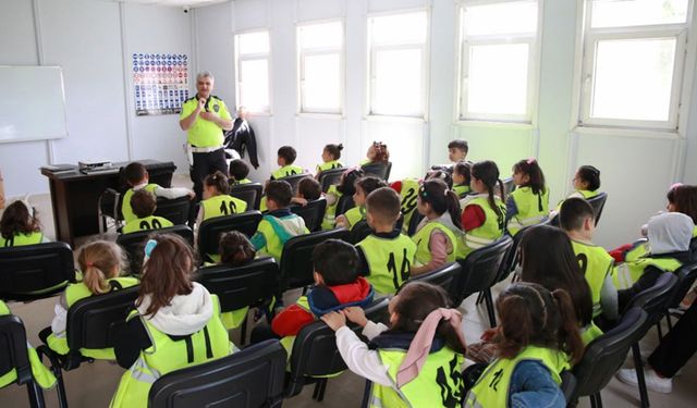 Van’da çocuklara trafik eğitimi