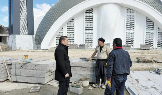 Tıbbiye Camii ibadete hazırlanıyor