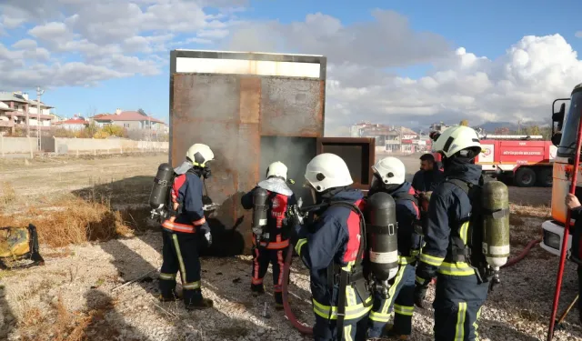 Van İtfaiyesinden eğitim tatbikatı