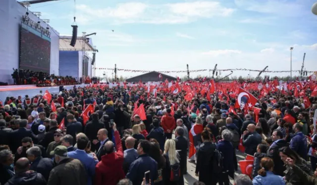 Maltepe’de İmamoğlu’na Destek Mitinginde 'Yuh Yuh' Şarkısı Çalındı!