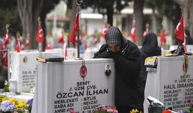 Ramazan Bayramı’nda Hüzün ve Gurur: Şehitler Gözyaşlarıyla Yad Edildi