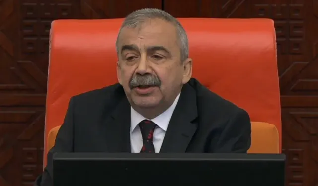 Sırrı Süreyya Önder’in Sağlık Durumu Kritik: Hastaneden İlk Açıklama