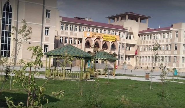 Van Atatürk Lisesi’nden 77 Yıllık Mirasa Panel Serisi!