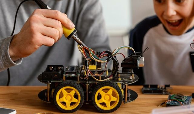 Robotik Kodlama Öğrenimine Hangi Yaşta Başlanmalı? Uzman Görüşleri