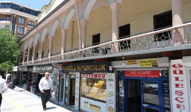 Van’da Hz. Ömer Camii Yenileniyor, Esnaf Mağdur