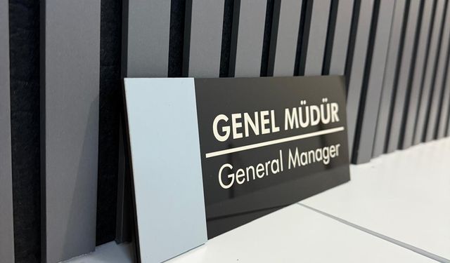 Kapı İsimlikleri ile Kurumsal Düzen ve Estetik Bir Arada