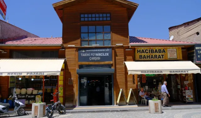 Van Otlu Peyniri Fiyatlarıyla Şaşırtıyor: 500 TL’ye Ulaştı!