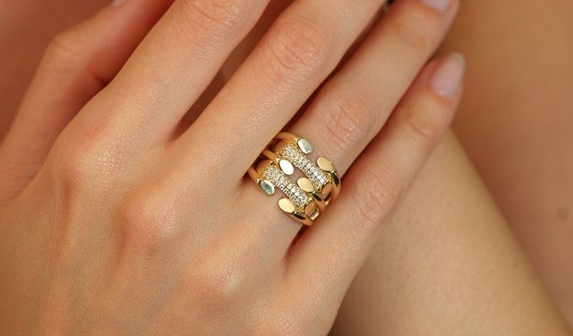 Zamansız Şıklığın Simgesi Kaburga Yüzük Modelleri