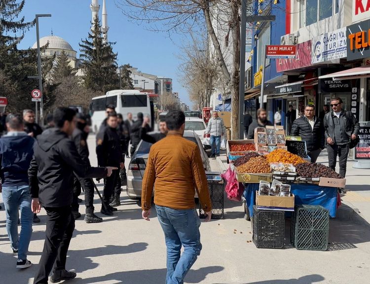 Van Büyükşehir Zabıtasından Seyyar Satıcılara Denetim!