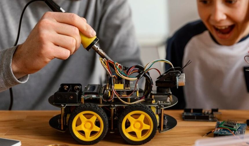 Robotik Kodlama Öğrenimine Hangi Yaşta Başlanmalı? Uzman Görüşleri