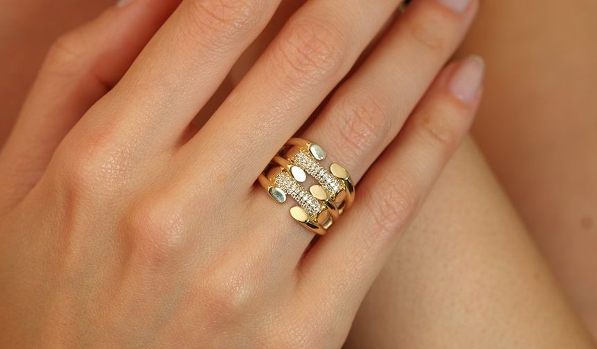 Zamansız Şıklığın Simgesi Kaburga Yüzük Modelleri