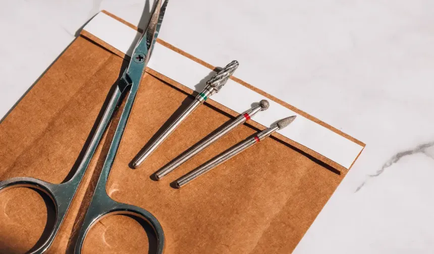 Kuru Manikür Nedir Ve Neden Tercih Edilir?