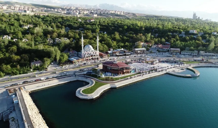 Edremit’te "Parsel Parsel" Satış İddiası: Vatandaş Hizmet Beklerken Arsa mı Satılıyor?